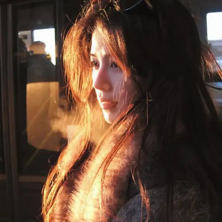 穿着旗袍的女孩